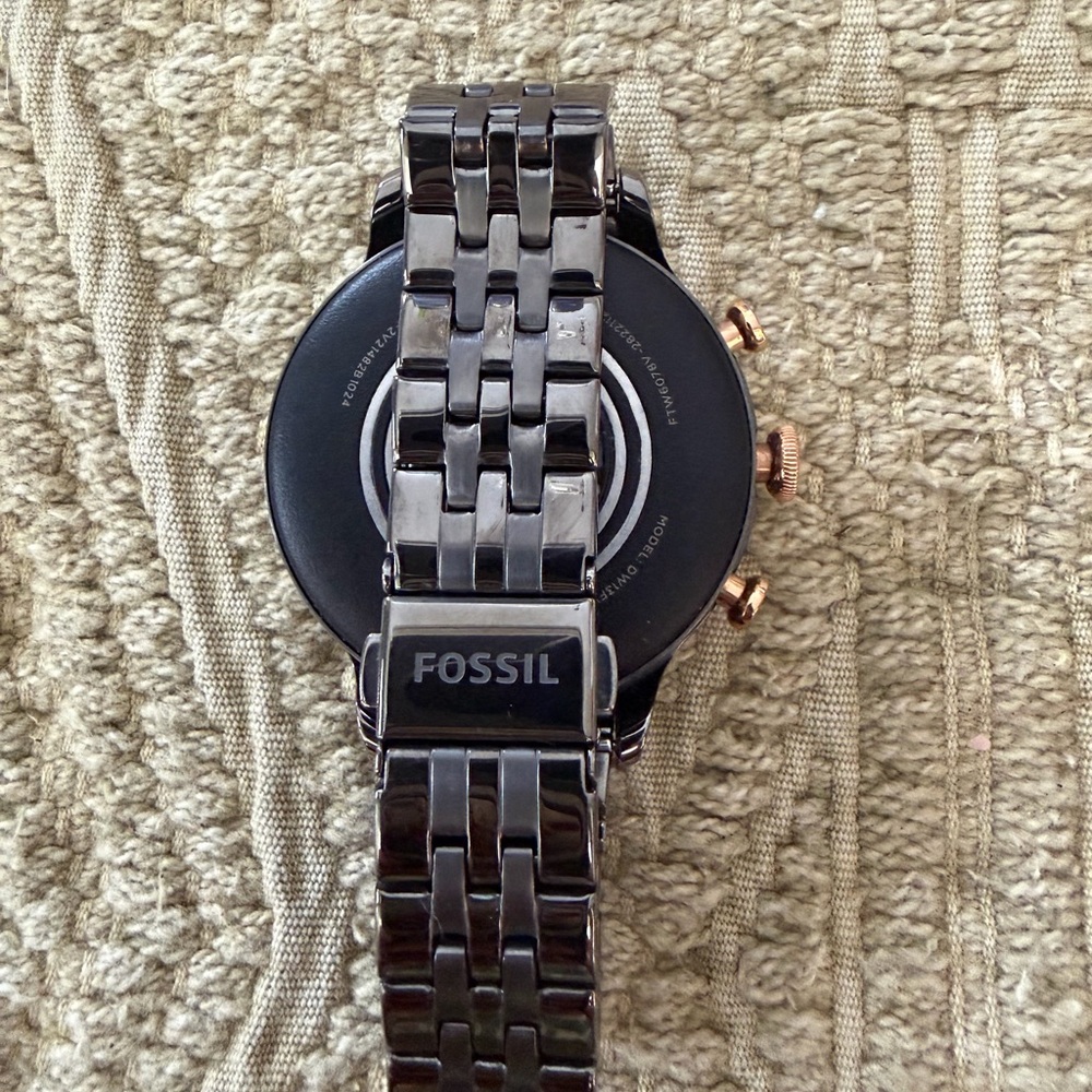 Fossil Gen 6 Smartwatch with Rose Gold Bezel and Gray Metal Band - Picture 4 of 8